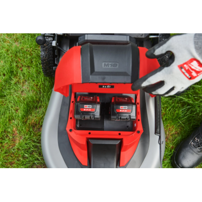 MILWAUKEE TONDEUSE A GAZON M18 F2LM46-0