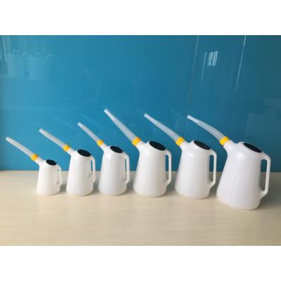 OLIEKAN MET FLEXIBELE TUIT 1L